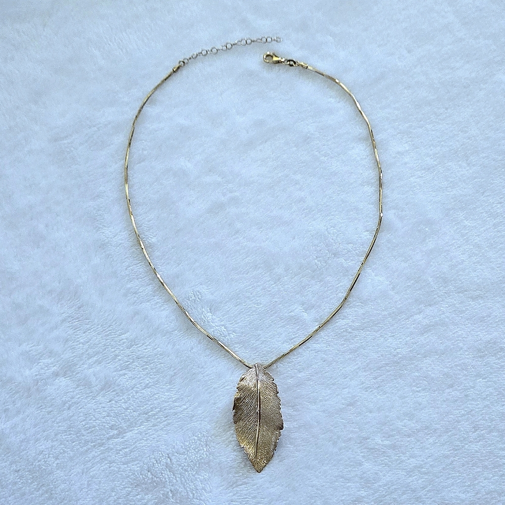 Mia Fiore Textured Wavy Leaf🍃 Pendant Necklace - NWT